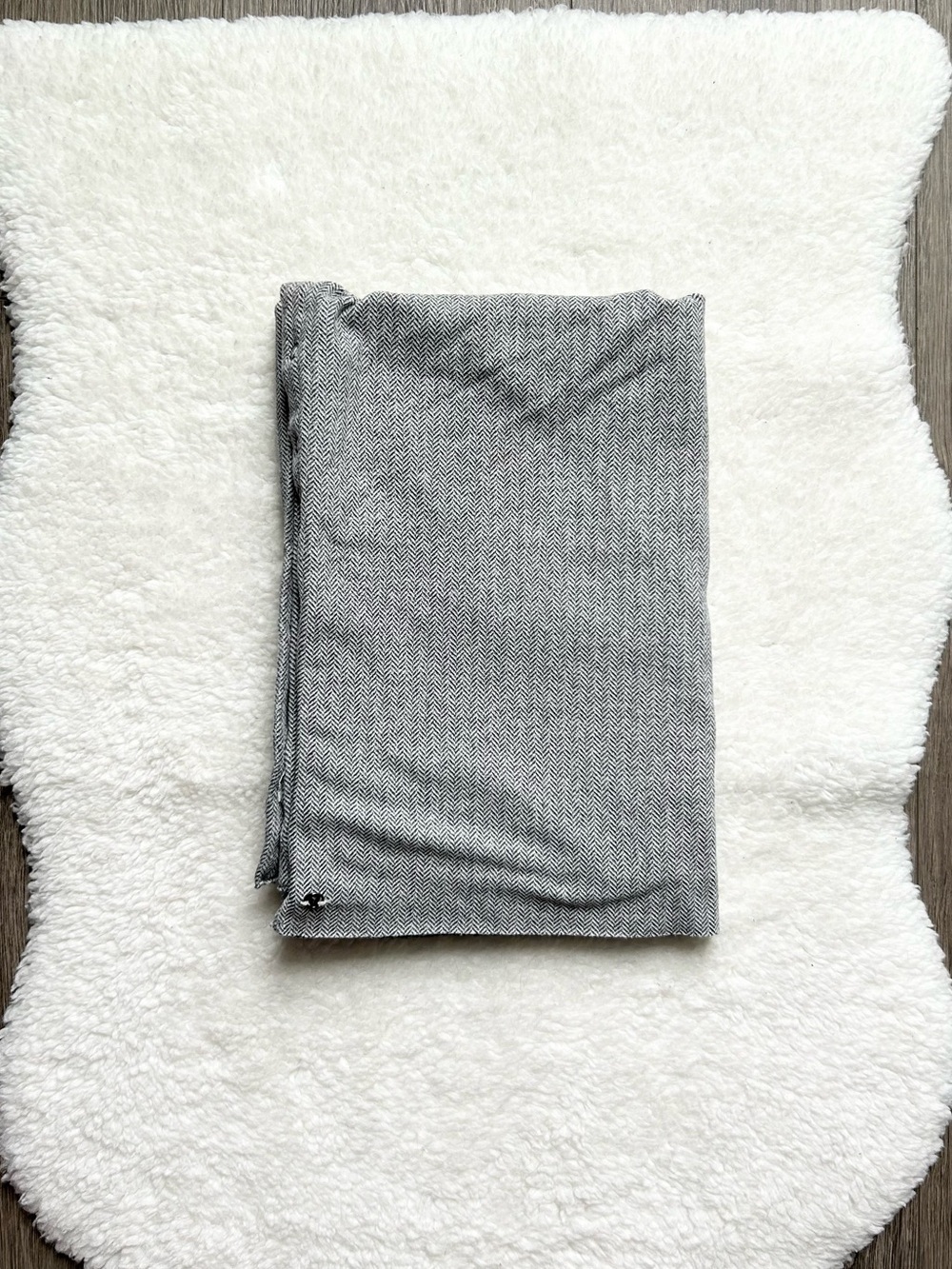 Lululemon Soft Gray Herringbone Snap Scarf
